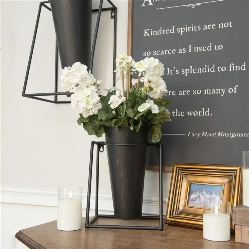 Black Single Bucket Stand